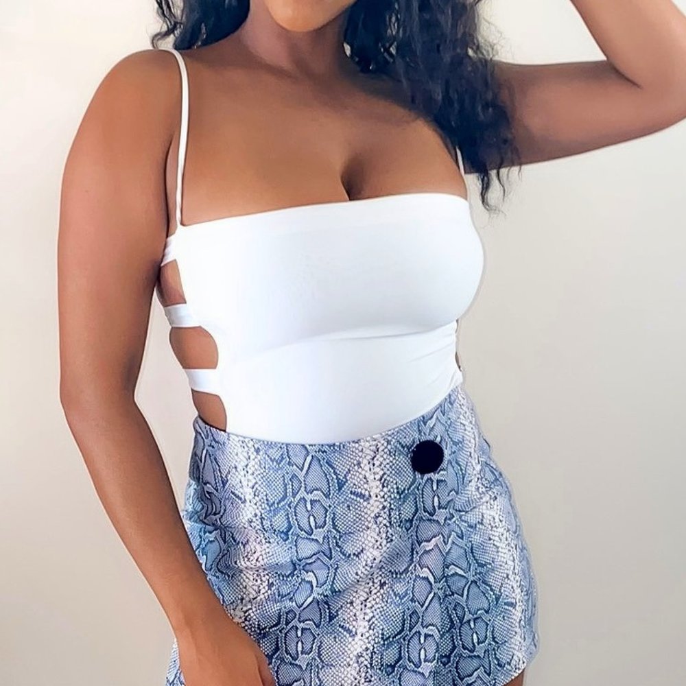 WHITE CUTOUT BODYSUIT